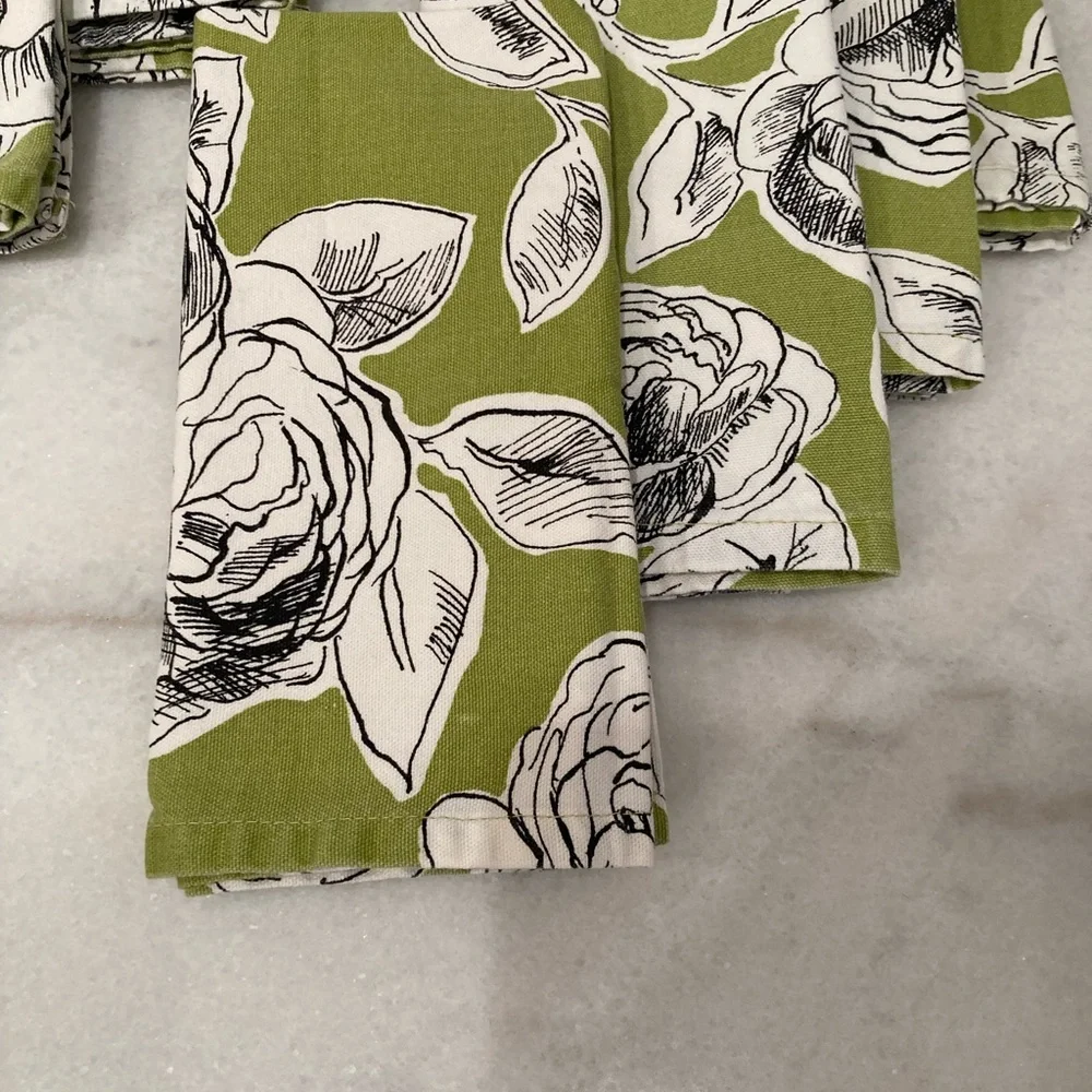 L Set of 9 Floral Table Napkins